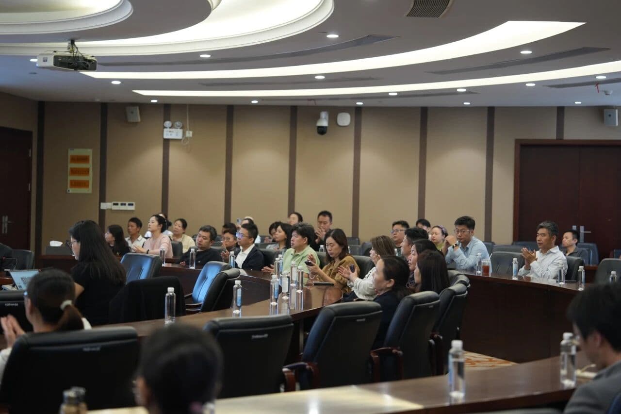 携手同向,共促成长|上海建桥融高高二美术生家长会圆满召开封面图
