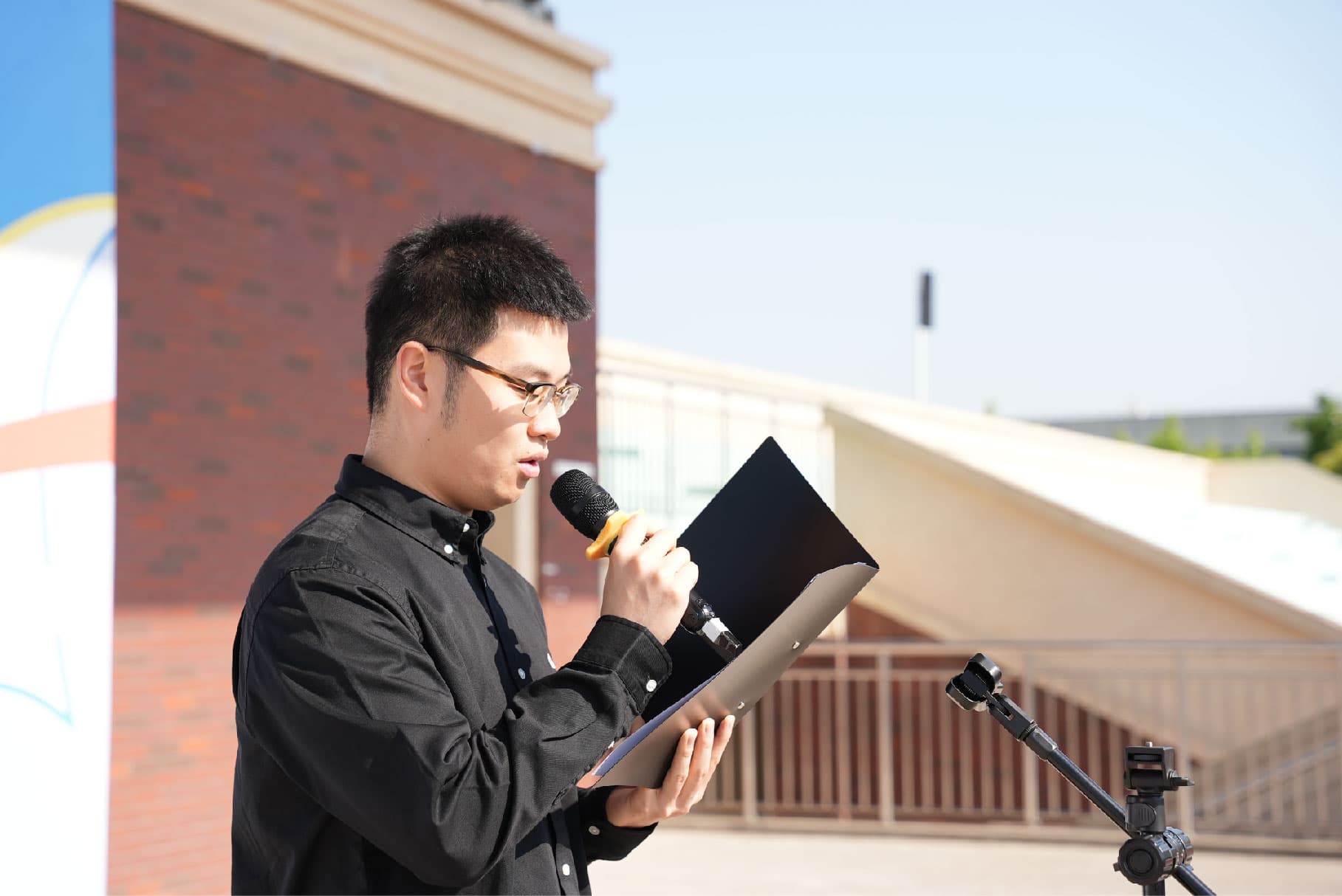 感恩慈母心,温情满人间|上海建桥融高母亲节主题升旗仪式圆满举行封面图